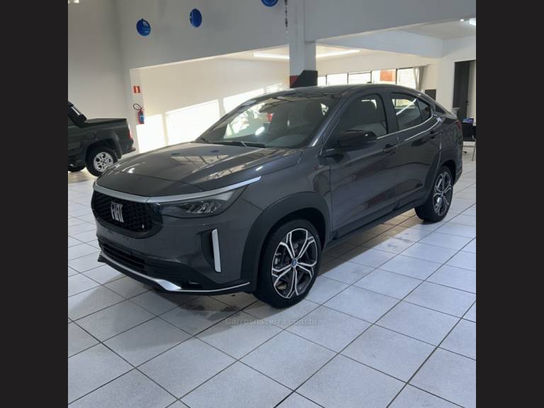 FIAT - FASTBACK - 2024/2024 - Cinza - R$ 157.900,00
