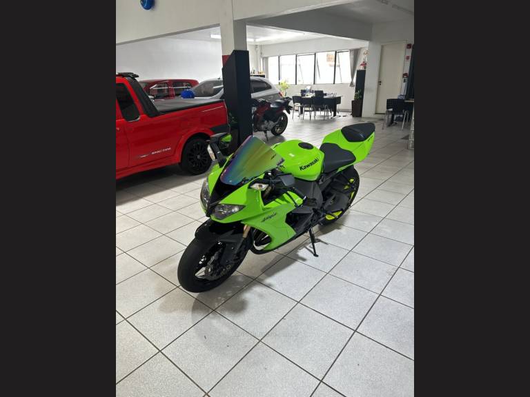 KAWASAKI - NINJA ZX-10R - 2008/2008 - Verde - R$ 38.500,00