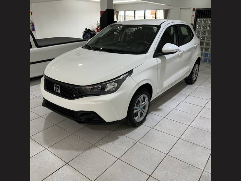 FIAT - ARGO - 2024/2024 - Branca - R$ 87.900,00