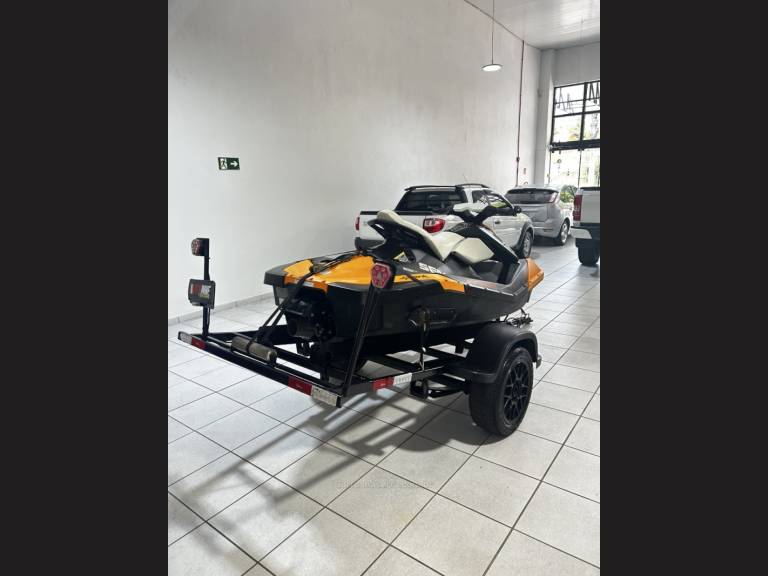 SEADOO - JET SKI - 2014/2015 - Laranja - R$ 50.900,00