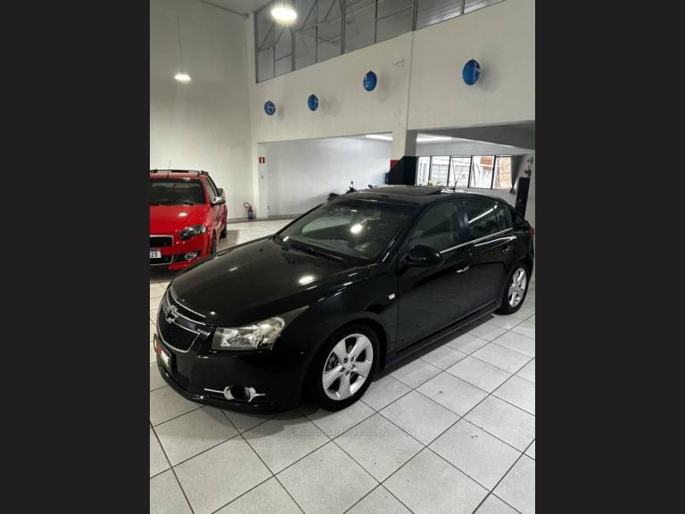 CHEVROLET - CRUZE - 2013/2014 - Preta - R$ 74.900,00